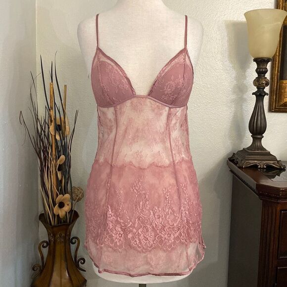 Victoria's Secret Very Sexy 2006 Pink Lace Low‎ Back Slip Size Medium - Picture 1 of 14